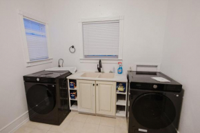 Stunning Victorian 3BR Sleeps 10
